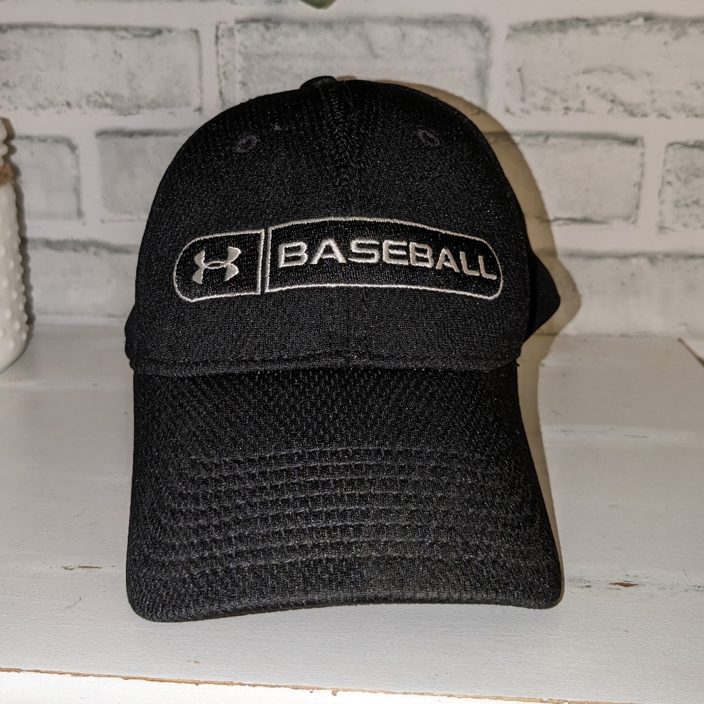 Under Armour baseball Heatgear Black Cap Hat Size Youth Embroidered stitching